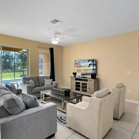 Veranda Home, 8Br, 6 En-Suites, Lake View,Pool Spa Villa